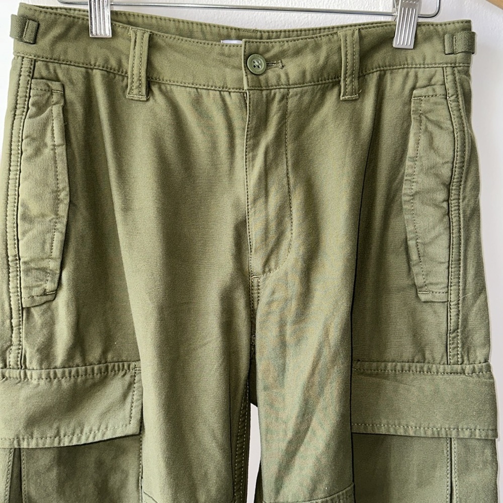 TNA Aritzia Green Cargo Pant⭐️